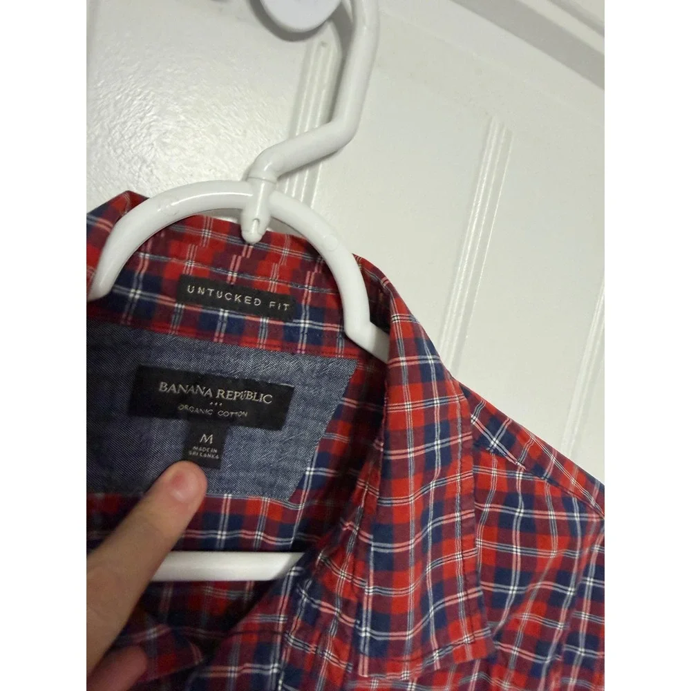 Banana Republic Button Down Mens M Untucked Fit Organic Cotton Plaid Red EUC